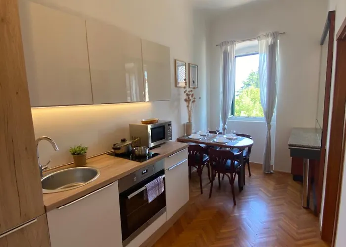 Maison Riviera Διαμέρισμα Οπατία